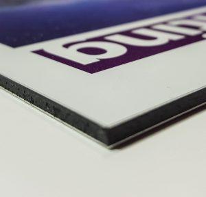 заказать таблички с надписями